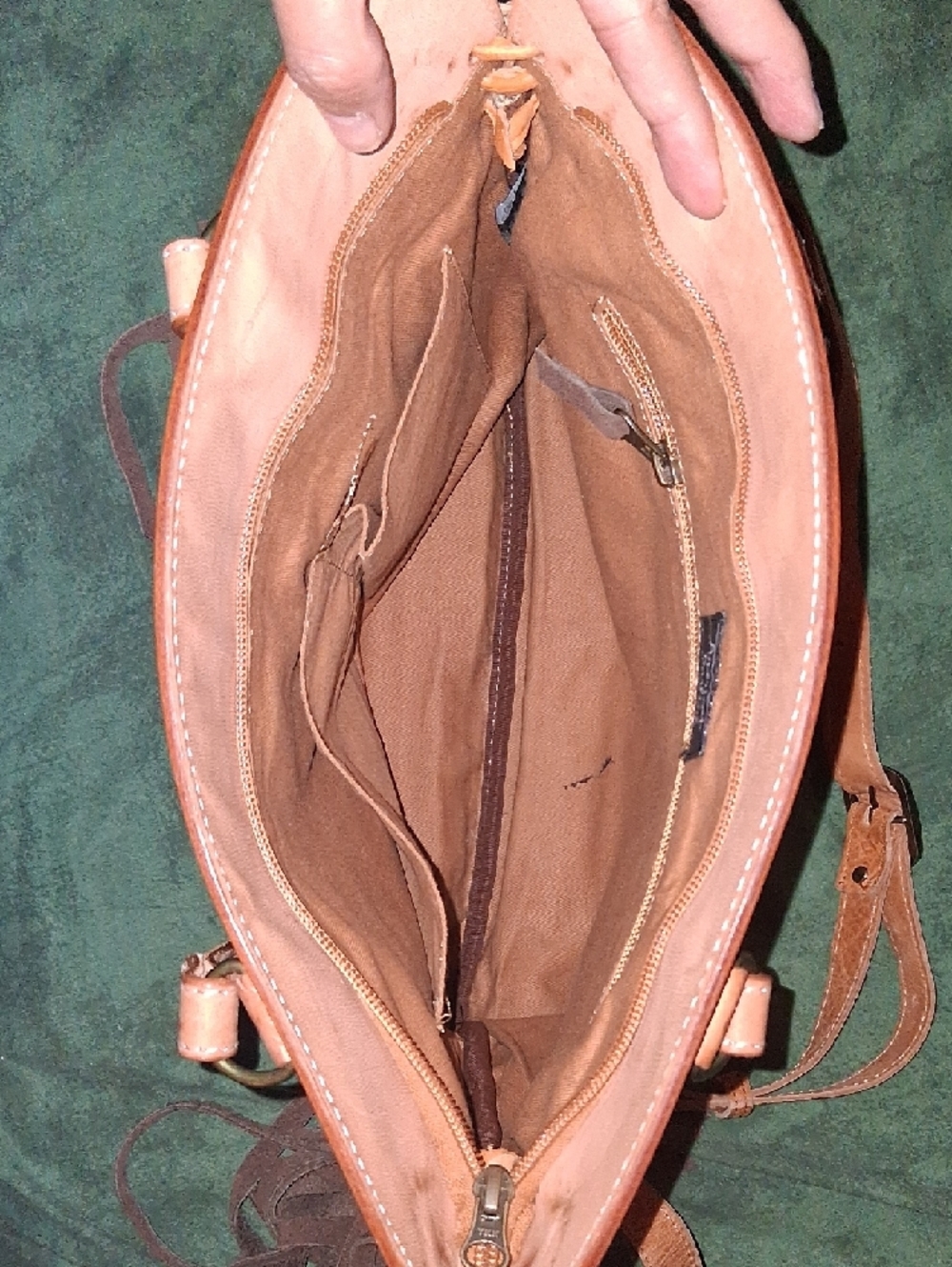 American Darling Tan Leather & Brown/White Cowhide Fringe Shoulder Bag - Picture 8 of 14